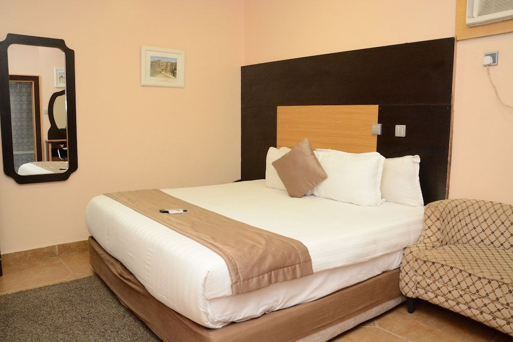 Warri Wetland Hotel Deluxe Room 9