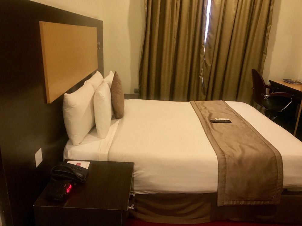 Warri Wetland Hotel Deluxe Room 5