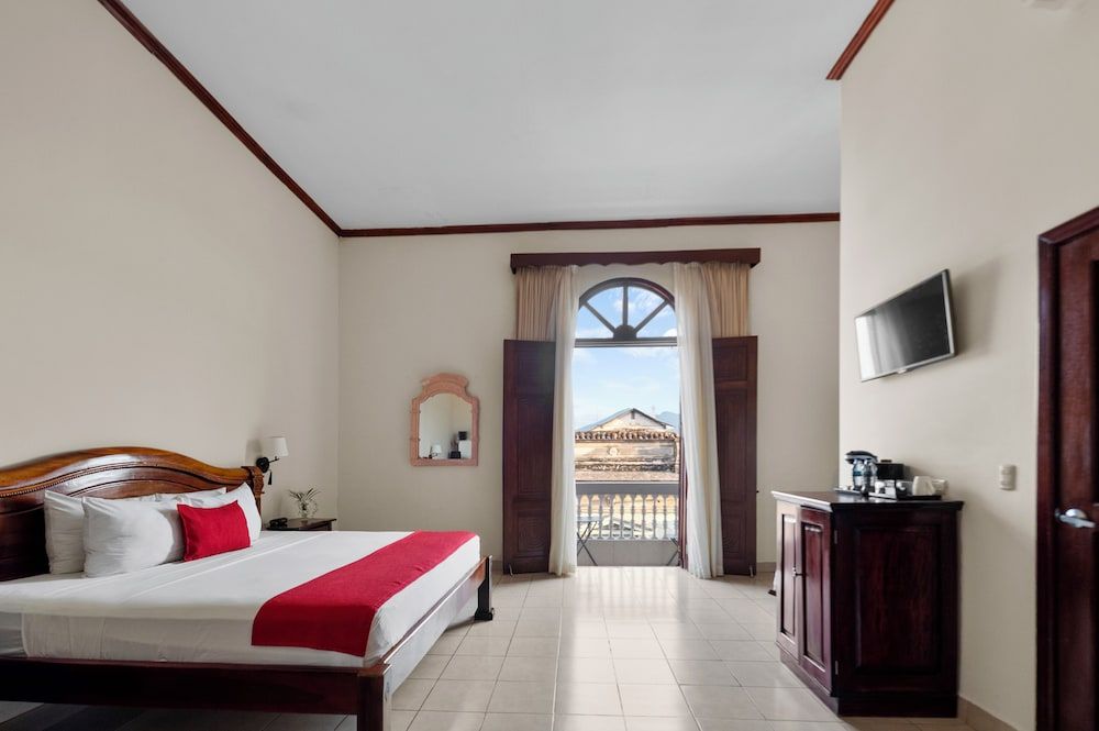 Hotel Real La Merced Junior Suite with Balcony 5