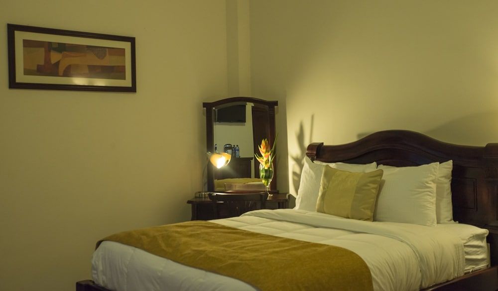 Standard Queen Room