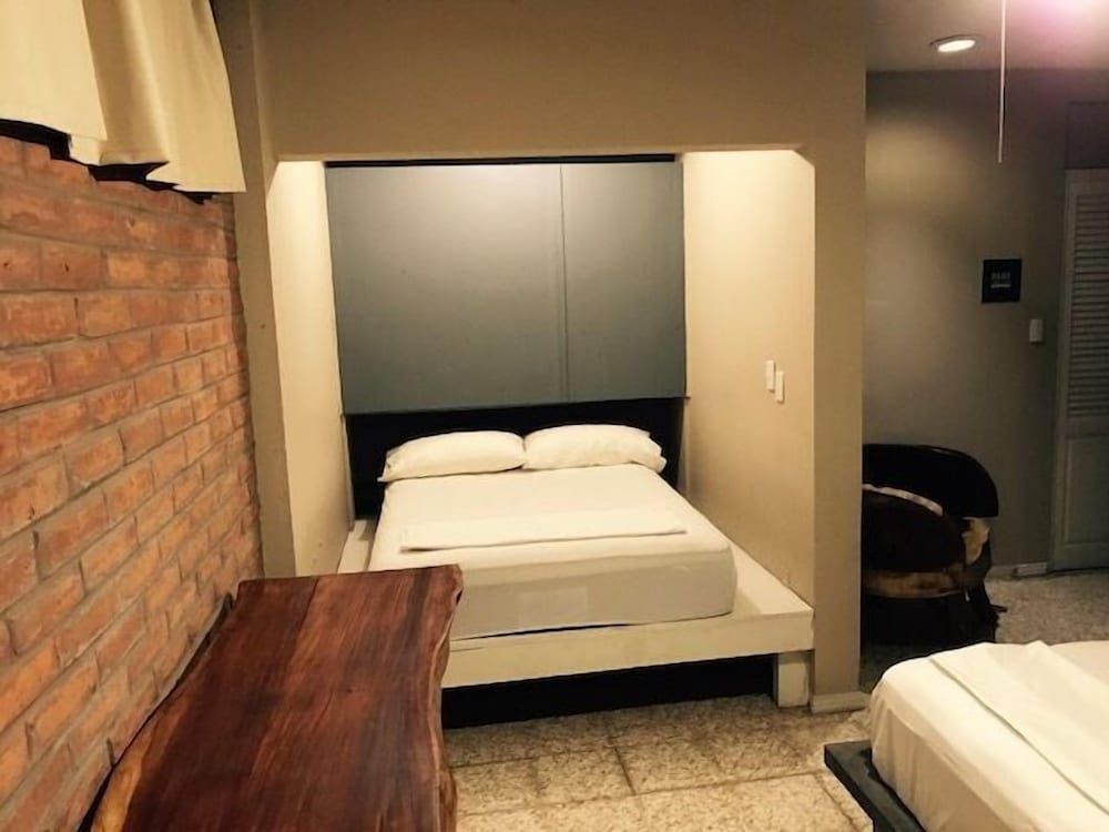 Economy Double Room, 2 Queen Beds