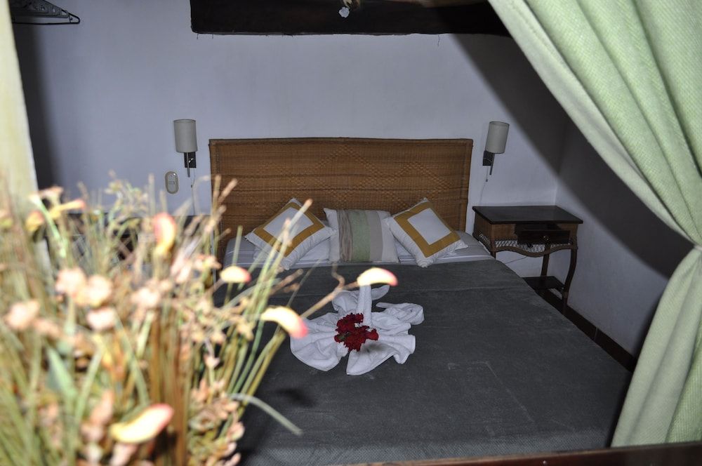 Basic Duplex, 1 Queen Bed, Pool View, Tower