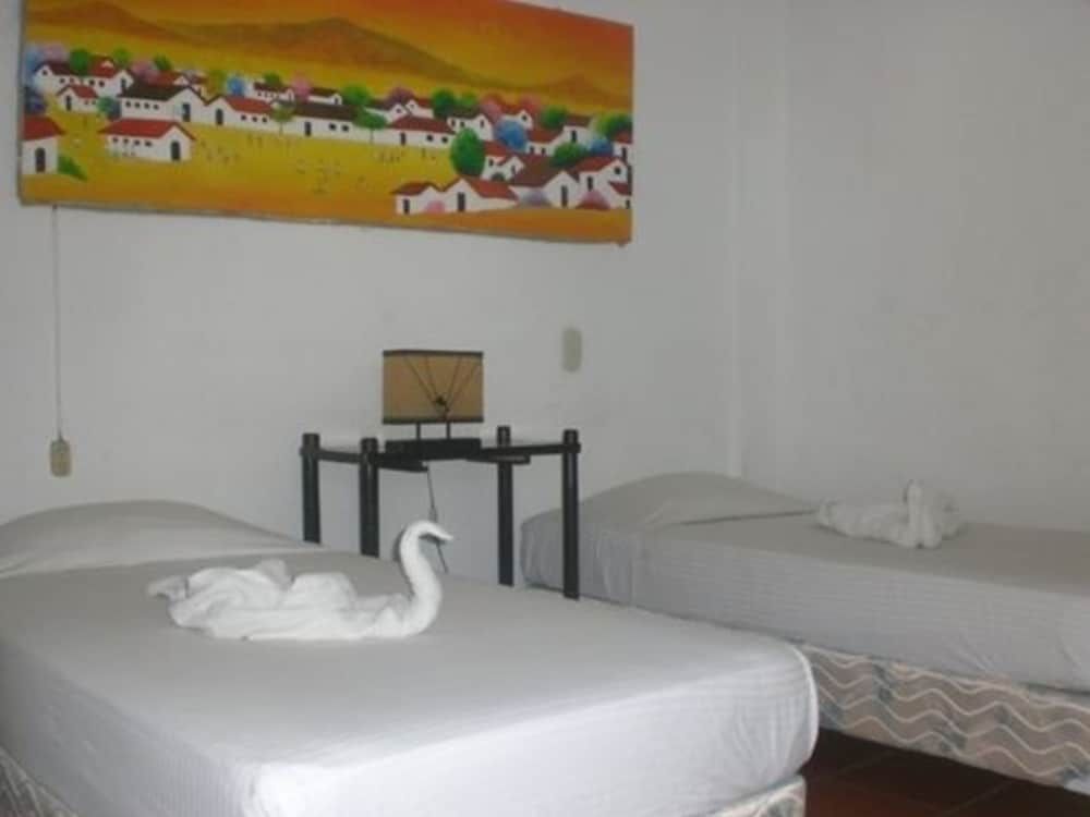 Basic Quadruple Room, 1 Bedroom, Pool View, Tower