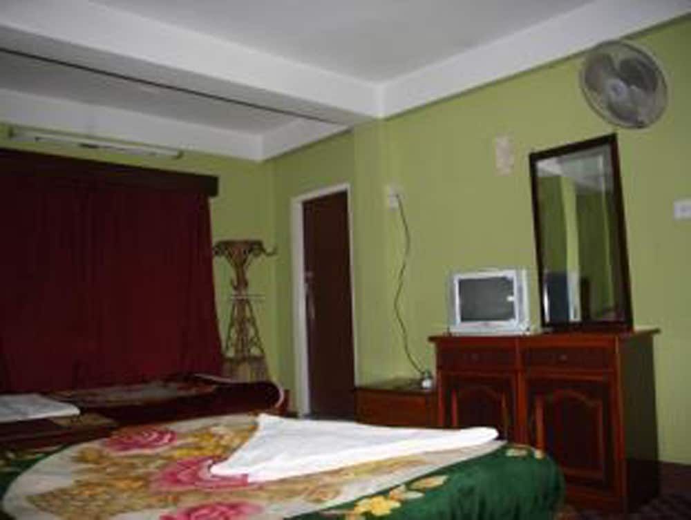 undefined Deutsch Home 5