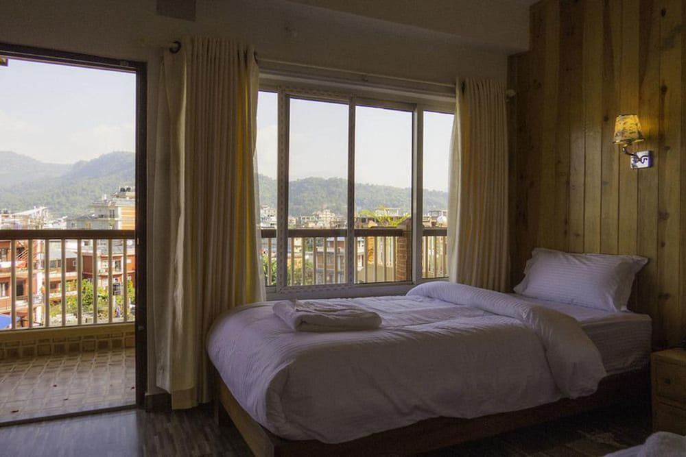 Tristar Hotel Deluxe Room 3