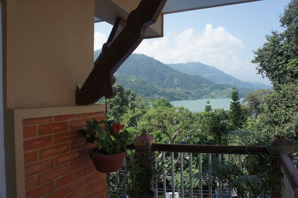 Tristar Hotel Deluxe Room 4