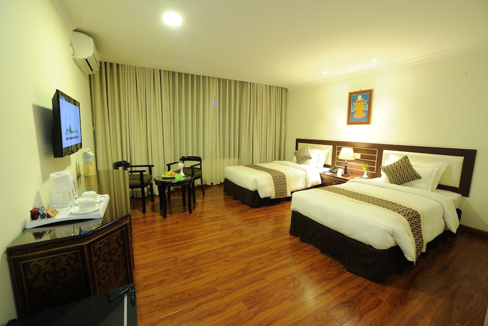 Vannasut Hotel and Spa Heritage Room 8