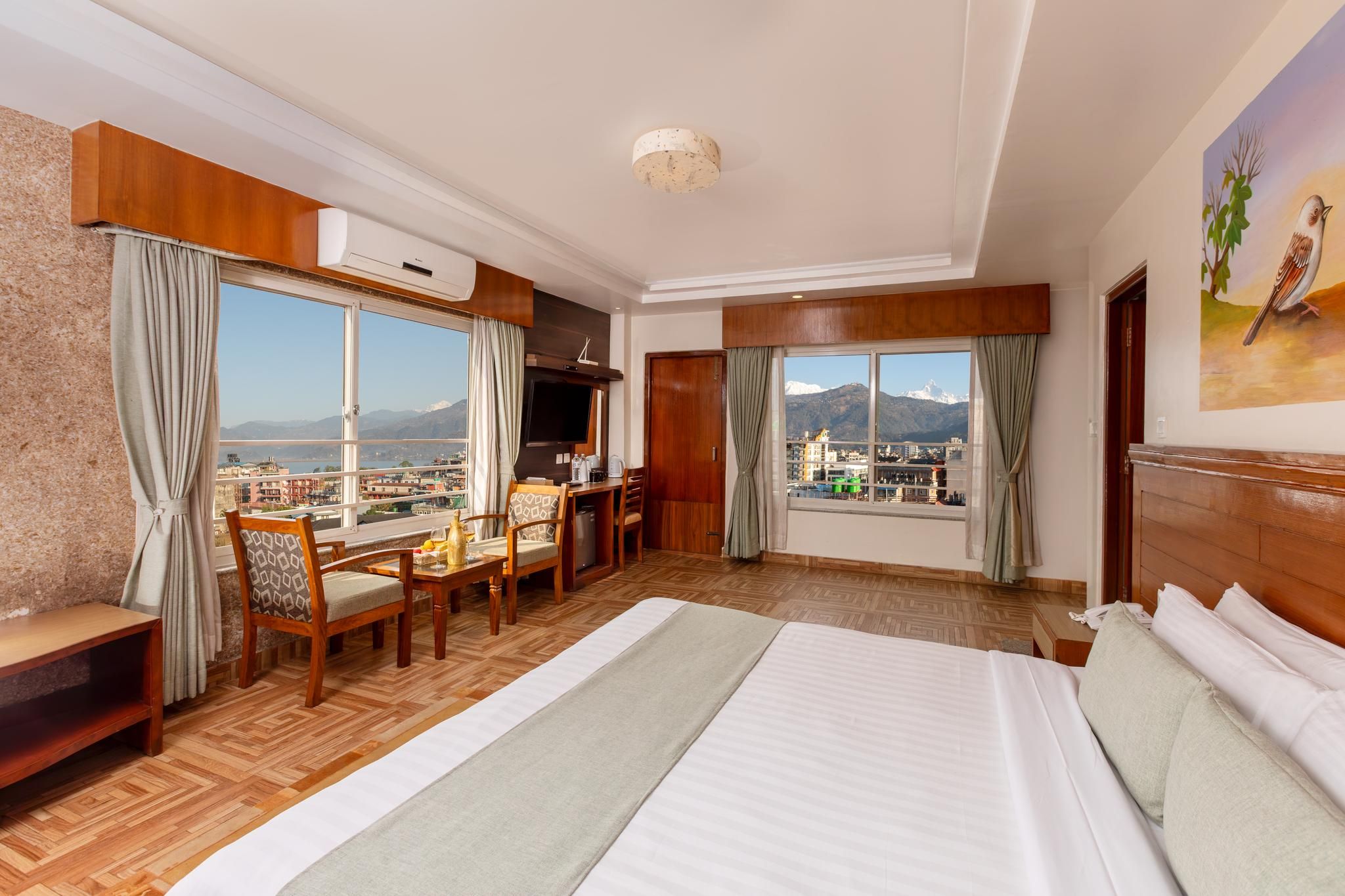 Deluxe Double or Twin Room with Mountain View