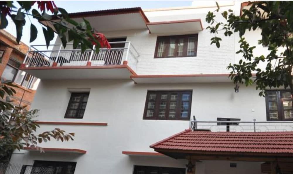 undefined Hotel Peace N Park 4