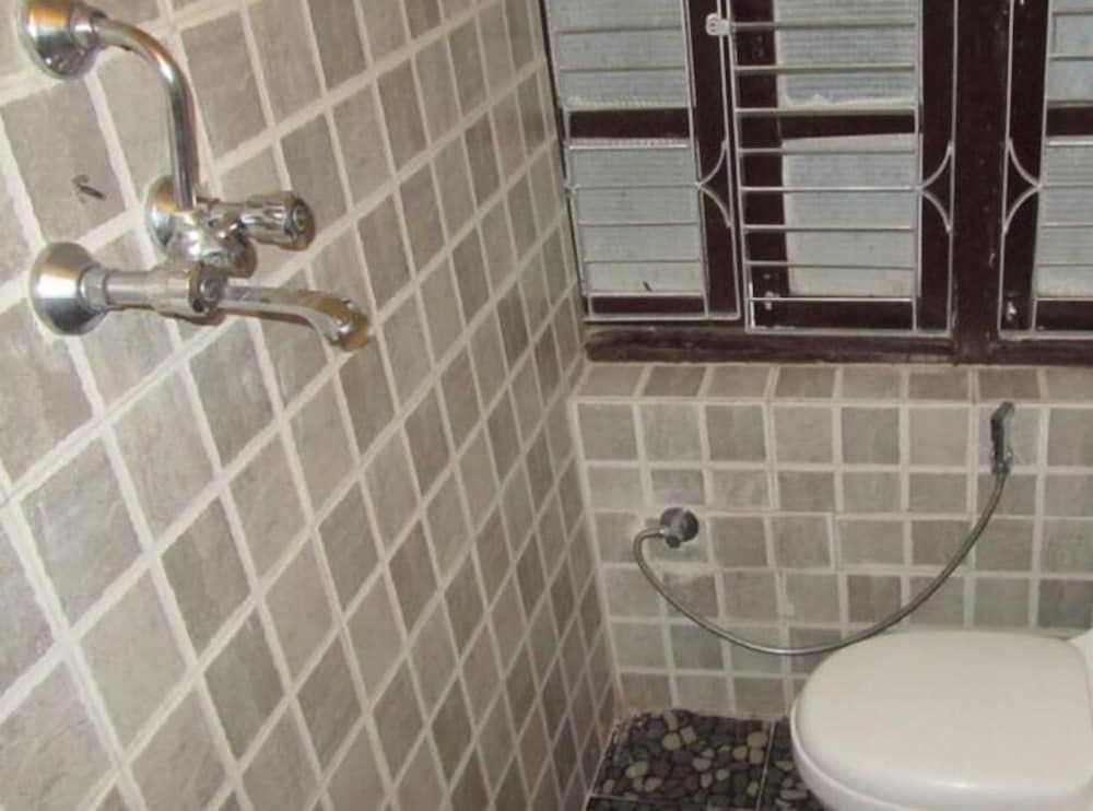 undefined Hotel Peace N Park 3