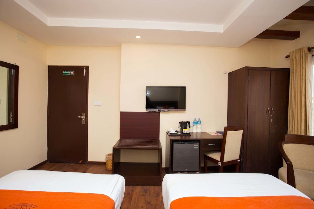 Hotel Jay Suites Deluxe Twin Room 11