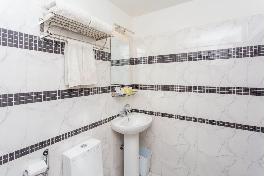 Hotel Jay Suites Deluxe Twin Room 17