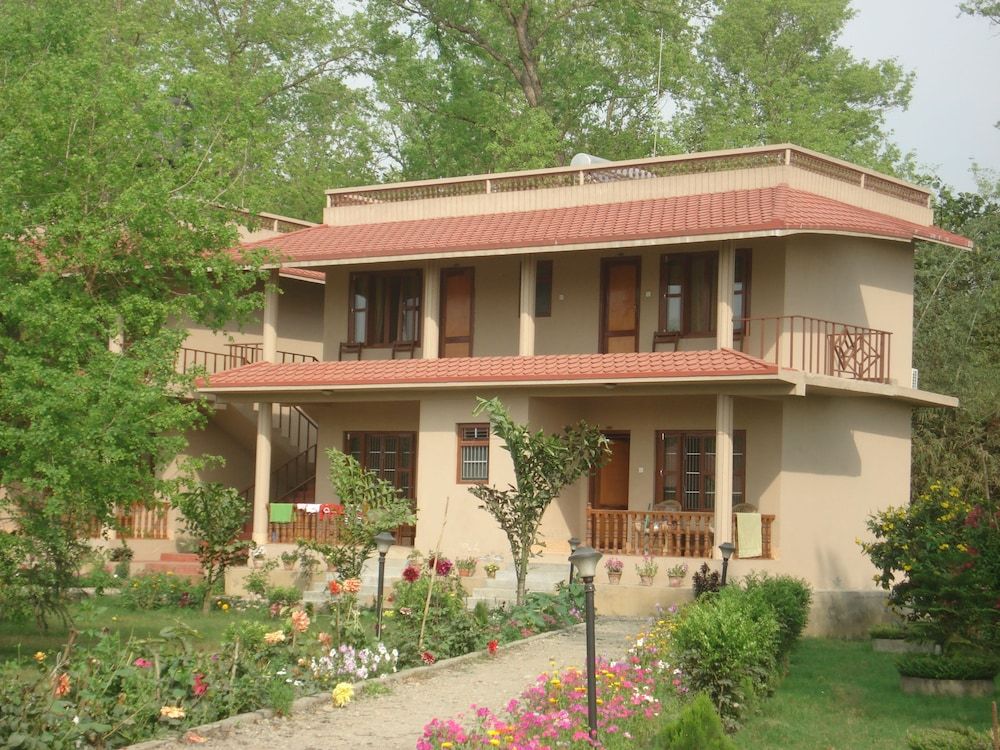 undefined River Bank Inn 5
