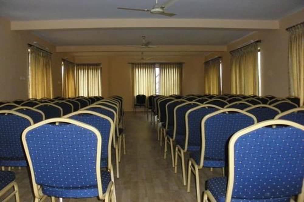 undefined Dhampus Resort 3