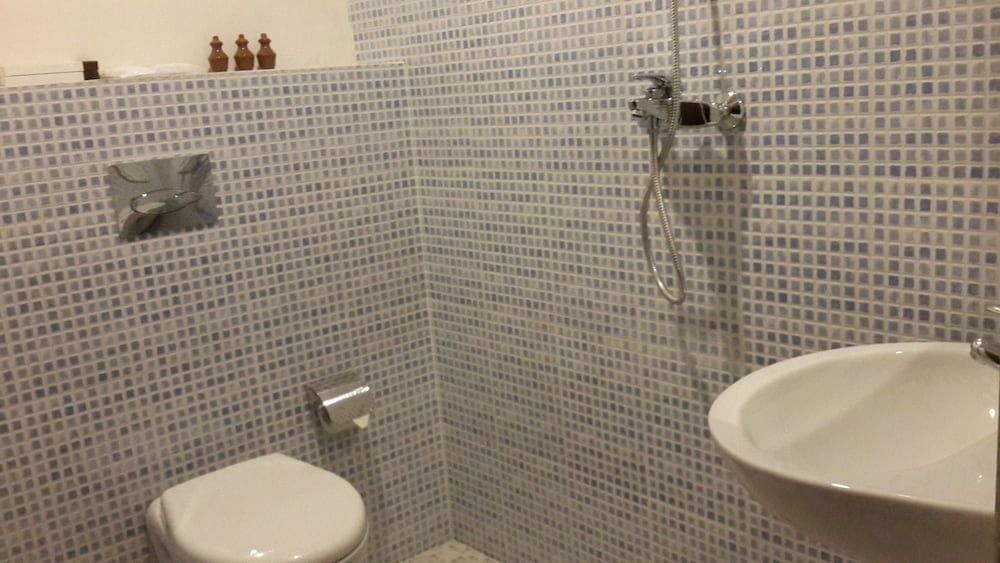 undefined Hotel Heranya 10