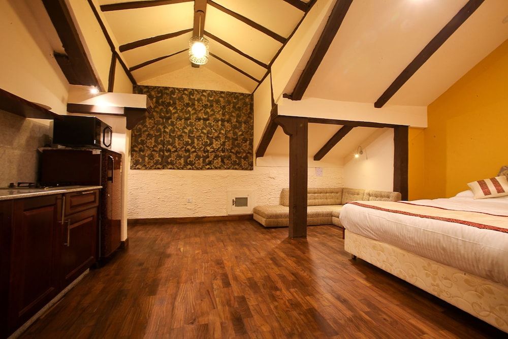 undefined Hotel Heranya 6