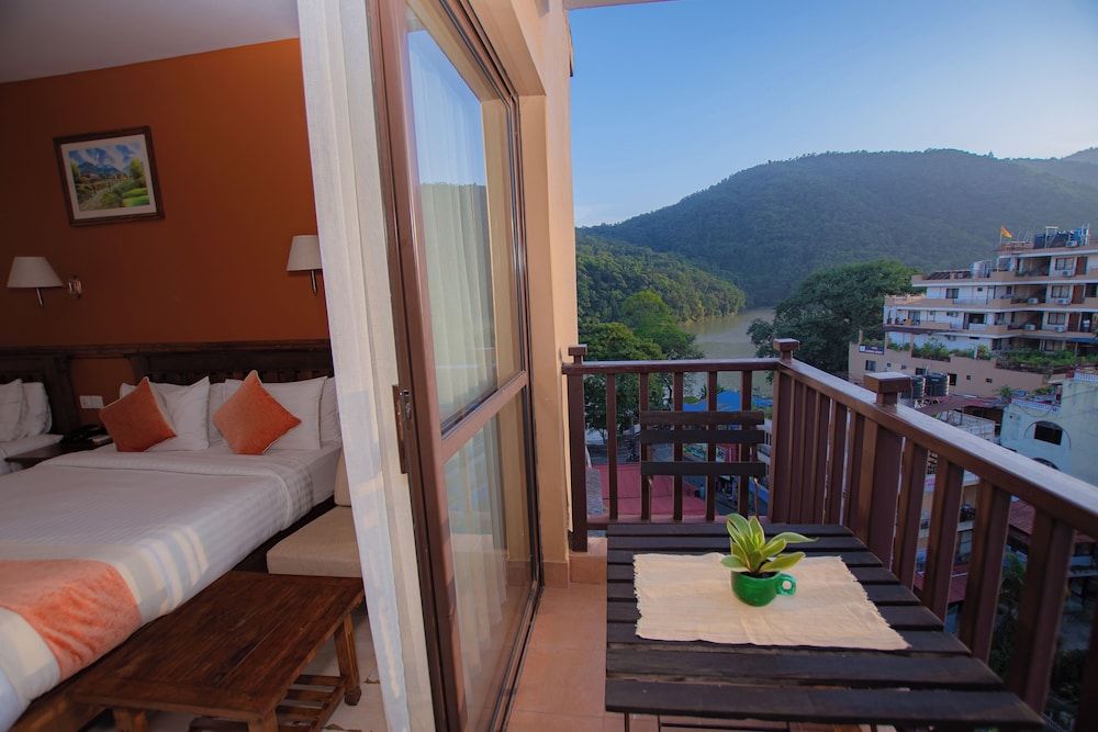 Pokhara Batika Deluxe Twin Room 5