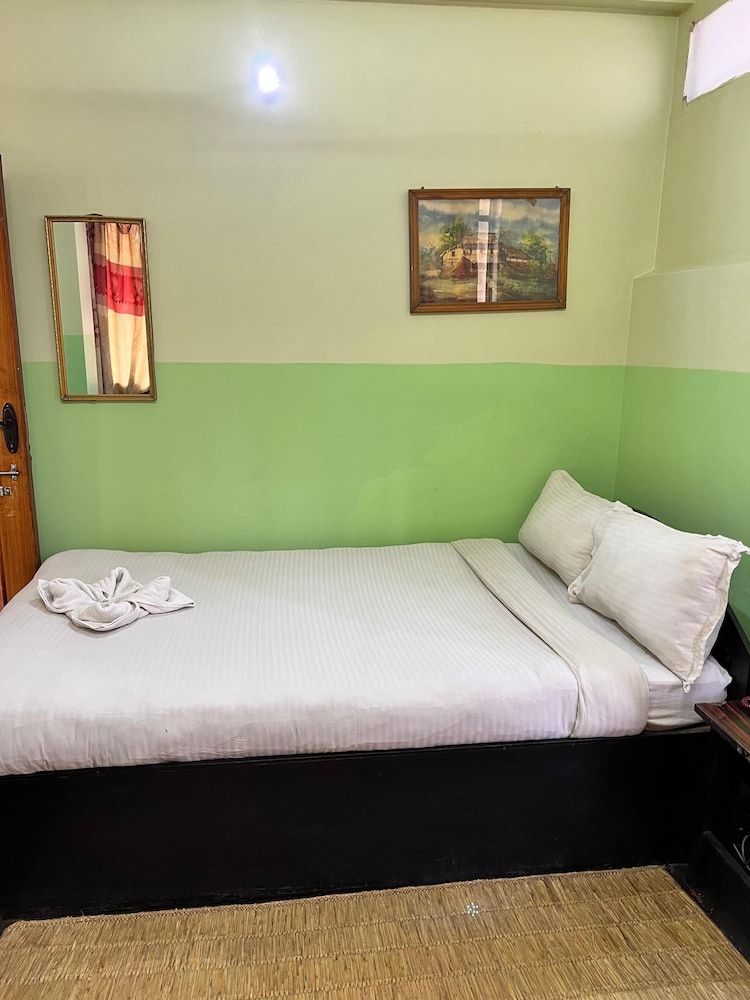 undefined Metro Eco Hotel 8