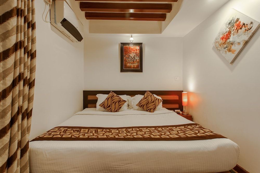 Hotel Shreesu Deluxe Room 4