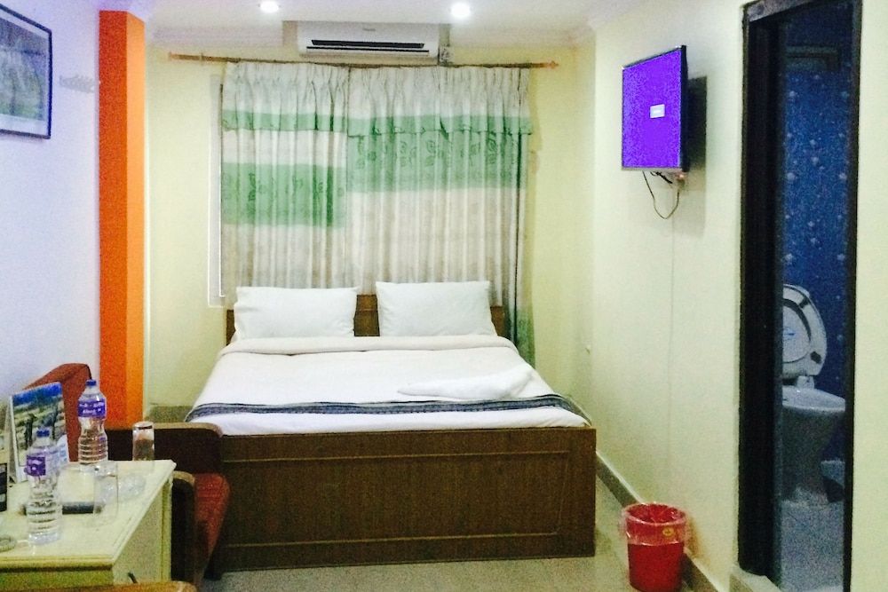 undefined Hotel August Mountain 7