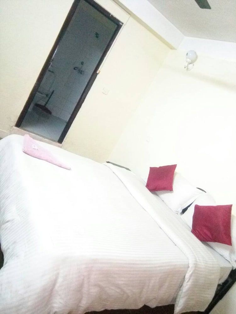 Everest Mount Holiday Deluxe Room 2