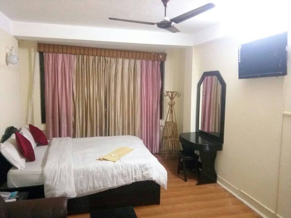 Everest Mount Holiday Deluxe Room 5