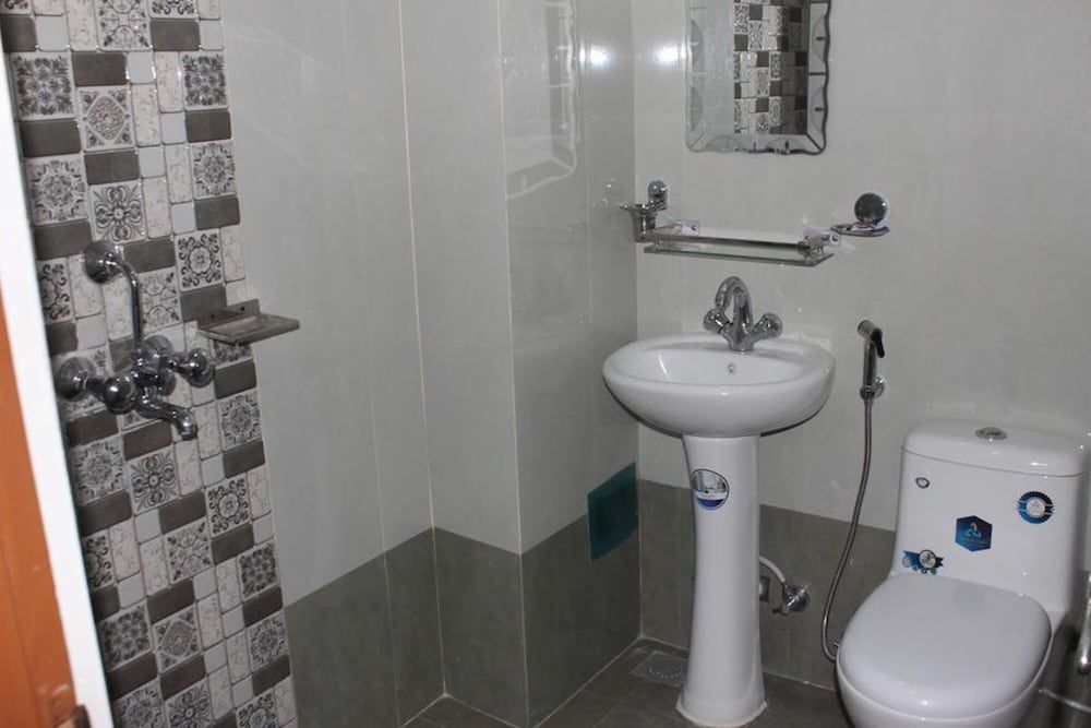 Festoon Hotel Standard Double Room 6