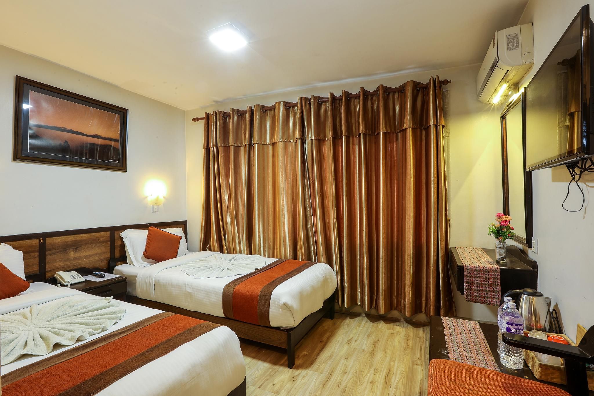 Hotel Outfitter Nepal Deluxe Twin - 2 Single Beds