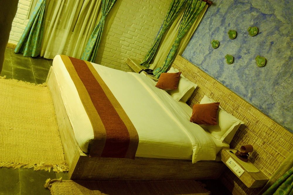 Glacier Hotel and Spa Deluxe Room 4