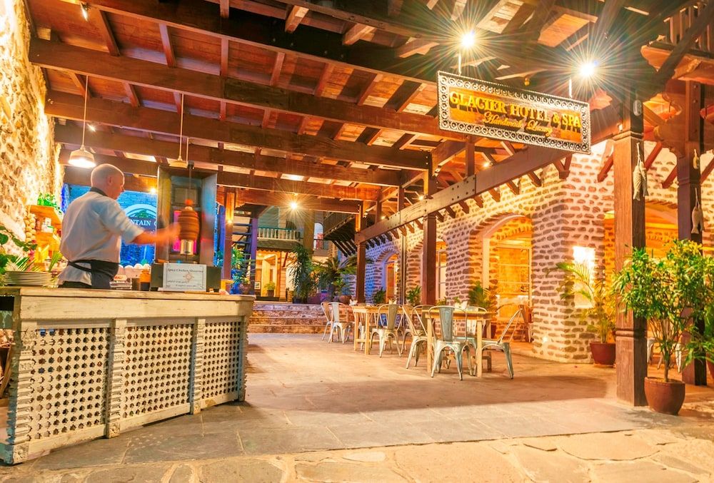 undefined Glacier Hotel and Spa 4