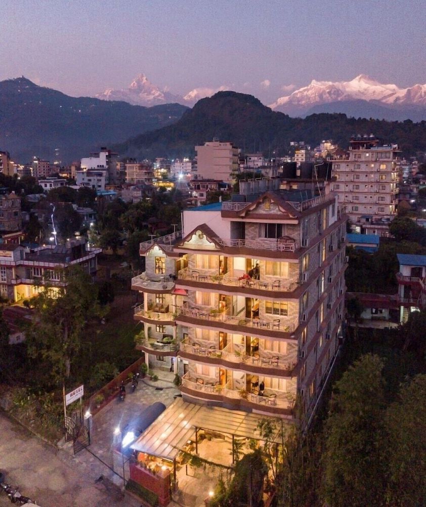 undefined Hotel Guru Grand 8