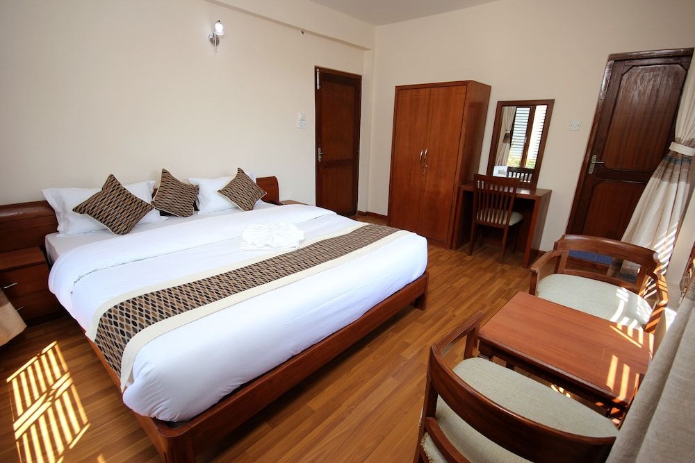 Hotel Ancient Center Deluxe King Room 2