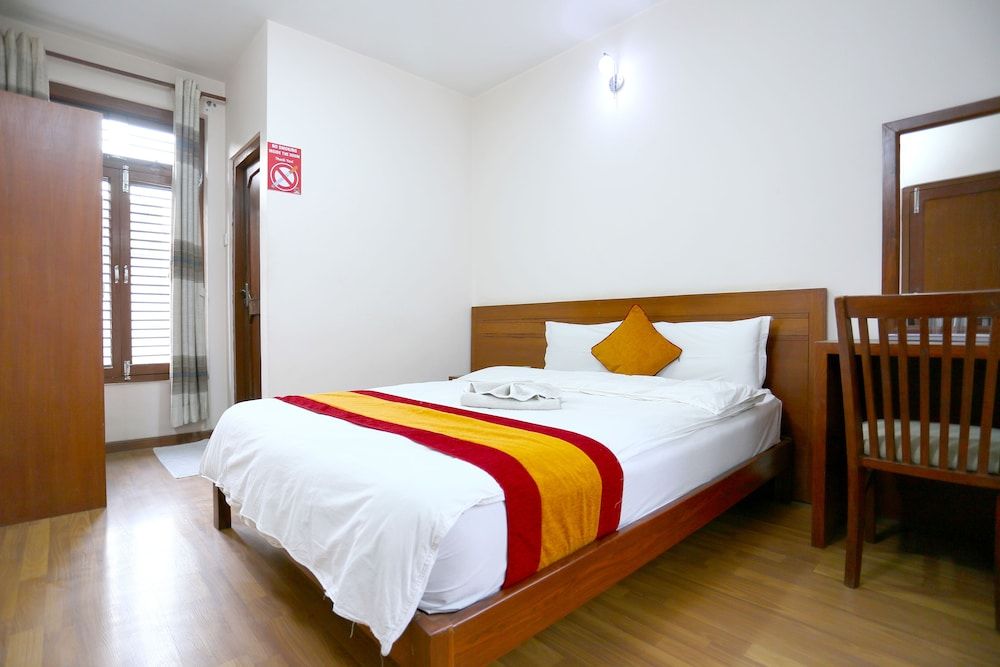 Hotel Ancient Center Deluxe King Room 7