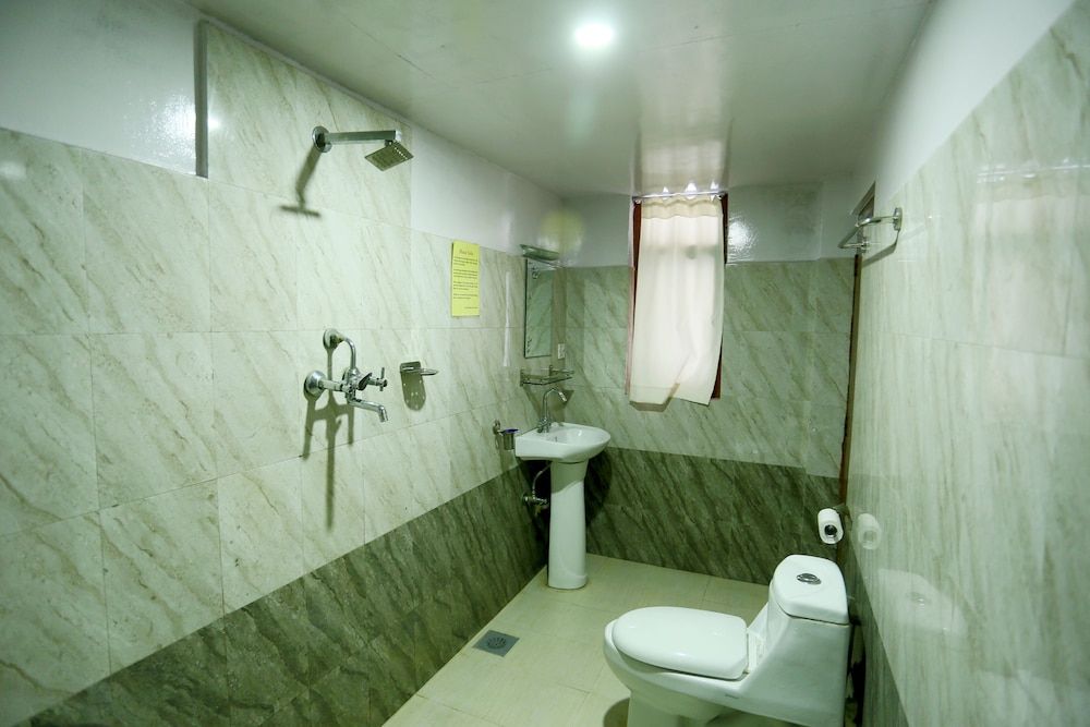 Hotel Ancient Center Deluxe King Room 8