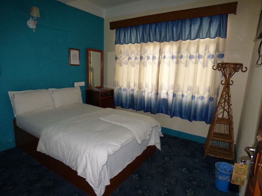 Hotel Api Kathmandu Nepal Comfort Double Room, 1 King Bed 4