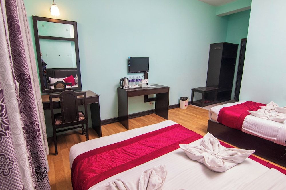 Hotel Ananda Inn Triple Room, Private Bathroom 6