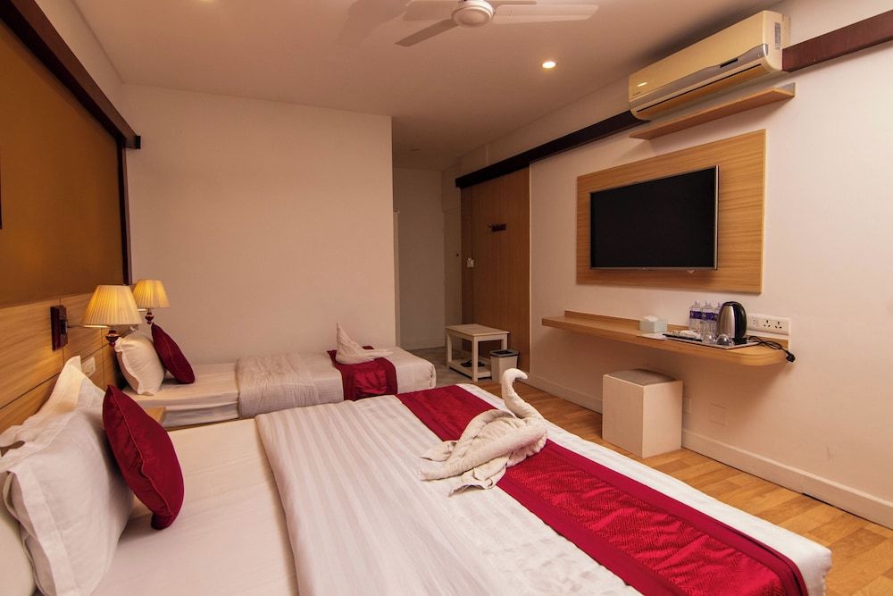 Hotel Ananda Inn Triple Room, Private Bathroom 5