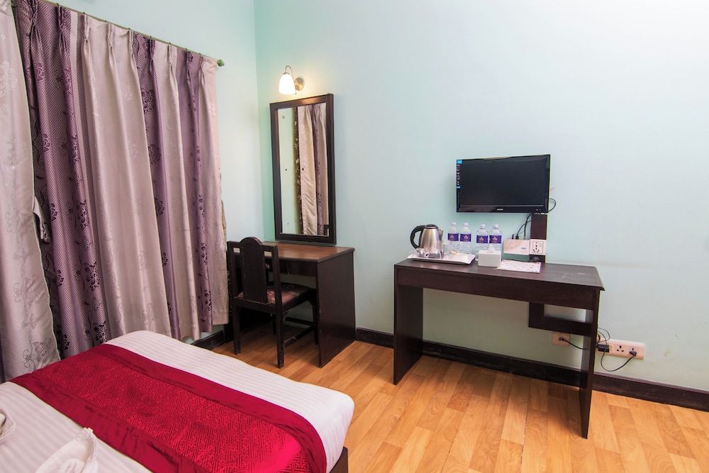 Hotel Ananda Inn Twin Room, Private Bathroom 9