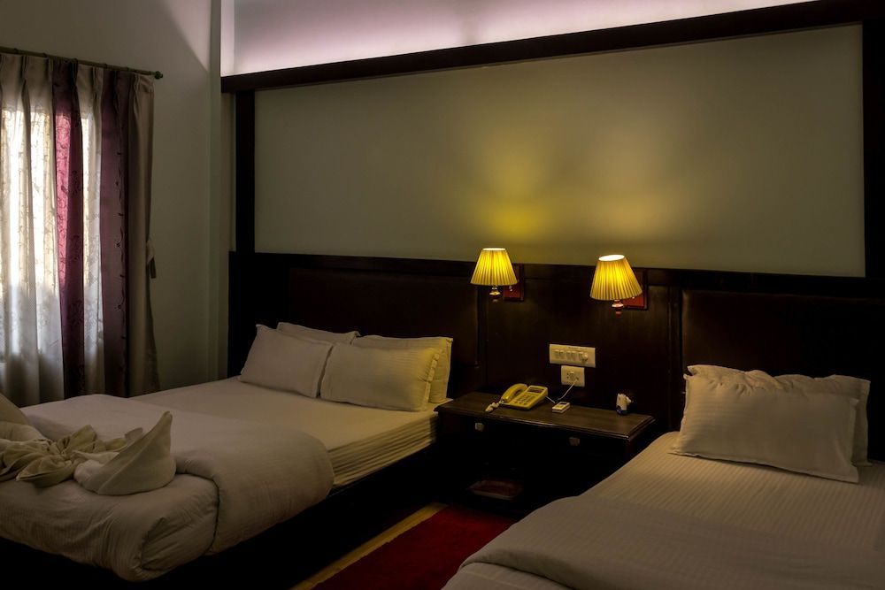 Hotel Ananda Inn Triple Room, Private Bathroom 2