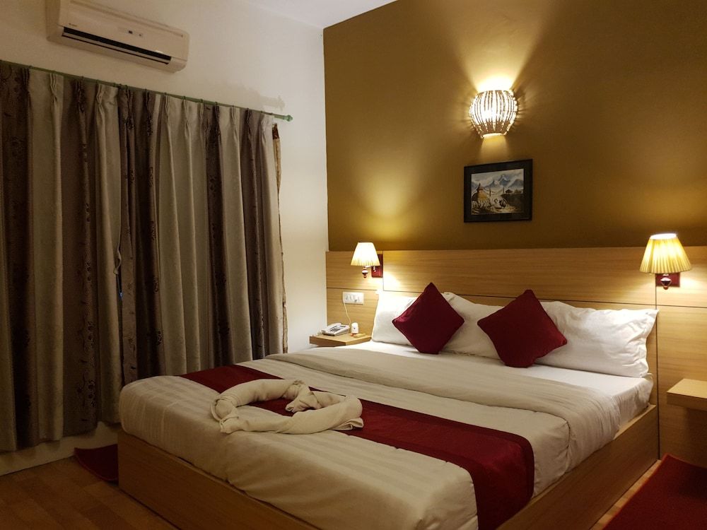 Hotel Ananda Inn Deluxe Double Room 3