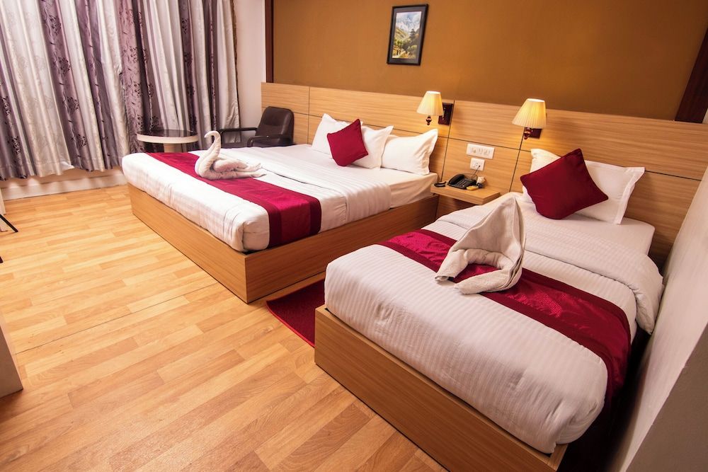 Hotel Ananda Inn Triple Room, Private Bathroom 4