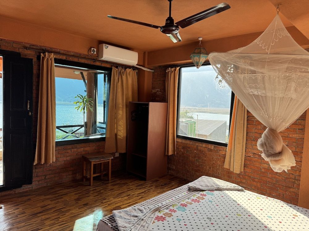 Nar-Bis Hotel Deluxe Room With Private Balcony, Lake View Breakfast Included 12
