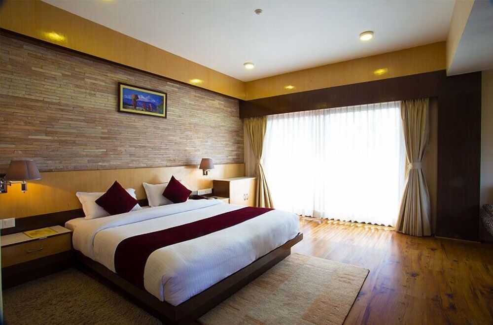 Hotel Queens Park Deluxe Room 3