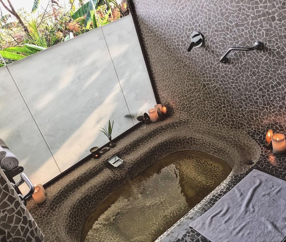 Barahi Jungle Lodge Suite with Private Pool 5