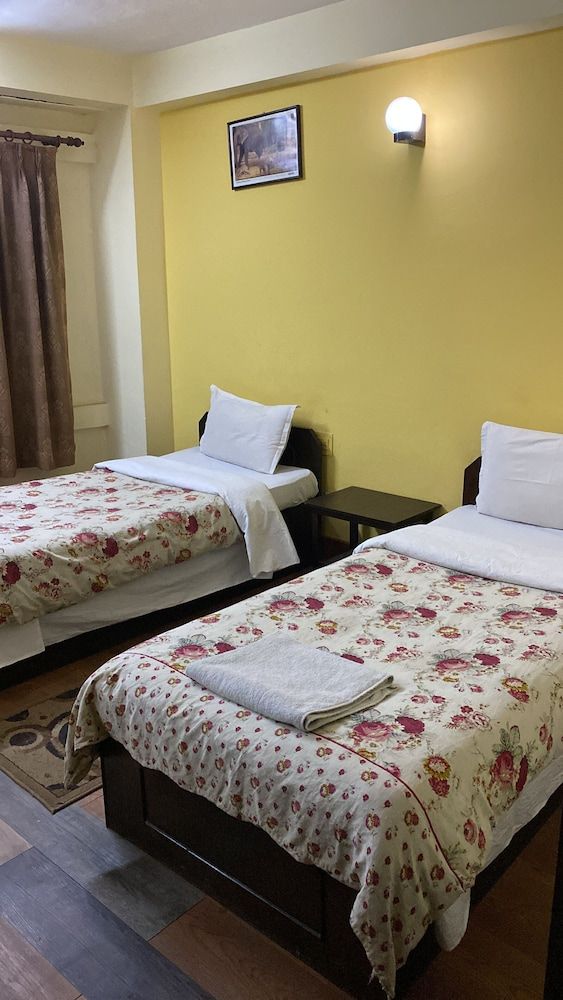 undefined Bag Packer's Lodge 9