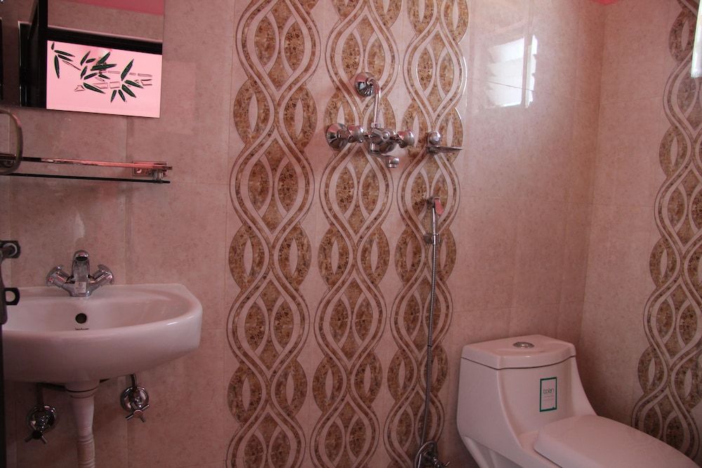 Hotel Butter Cup Deluxe Double Room, 1 Bedroom, Smoking, Mountain View 12