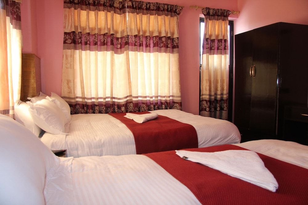 Hotel Butter Cup Family Triple Room, 1 Bedroom 2