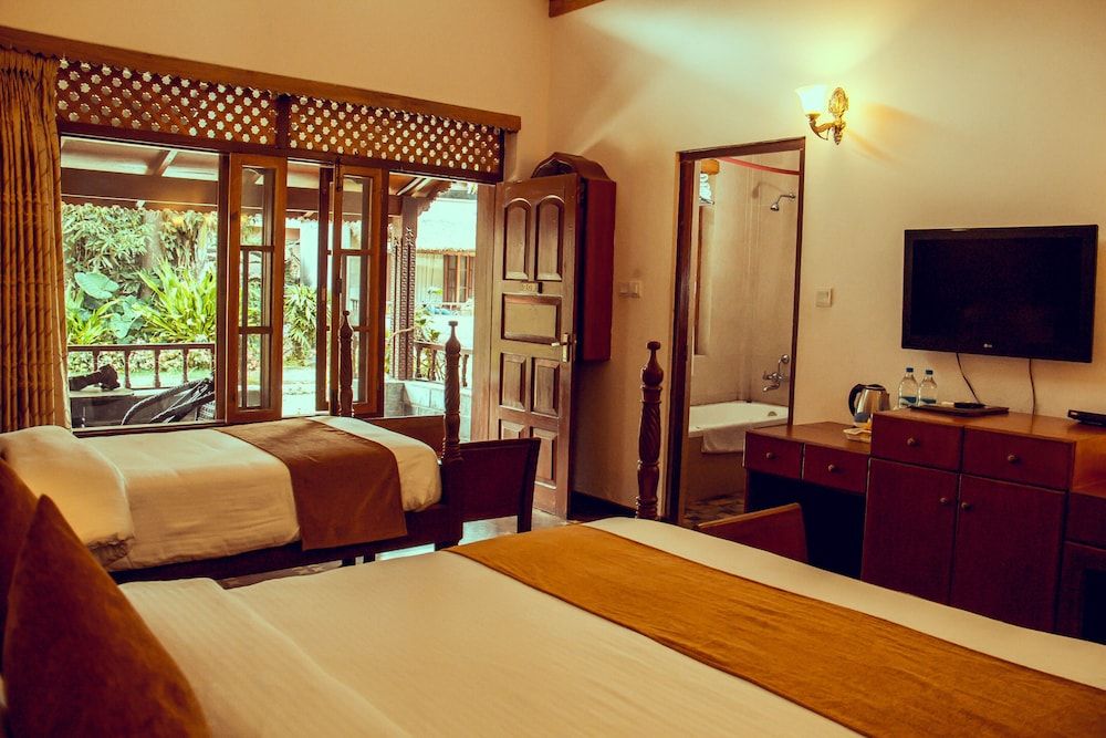 Lake View Resort Private Hut 15