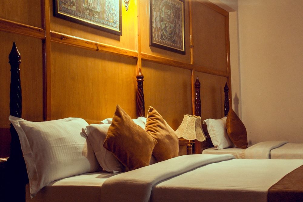 Lake View Resort Private Hut 6