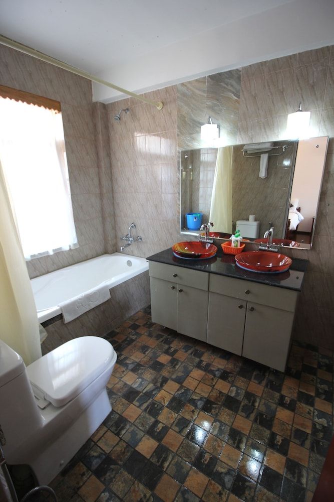 Lake View Resort Private Hut 12